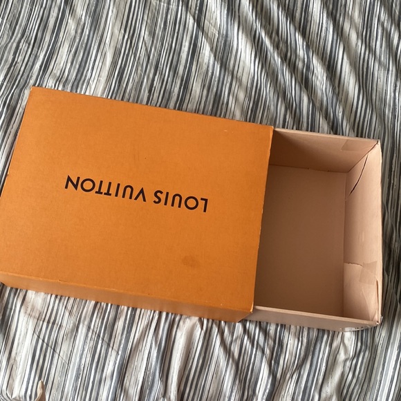 Louis Vuitton Run Away Sneakers size 11 only worn once still in great condition! - Picture 8 of 10